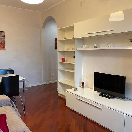 Adriano Metro & Comfort Suites - Affitti Brevi Italia Milán Exteriér fotografie